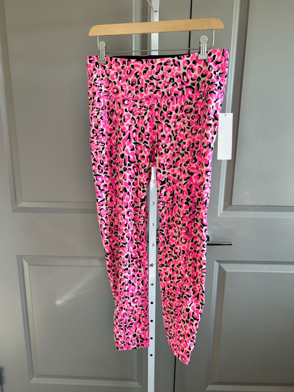 Lilly Pulitzer Luxletic Weekender High Rise Leggings Pink Leopard Size L #91 - Picture 2 of 12